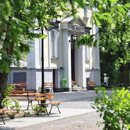 Park Hotel Dobrodzien Eksteriør bilde