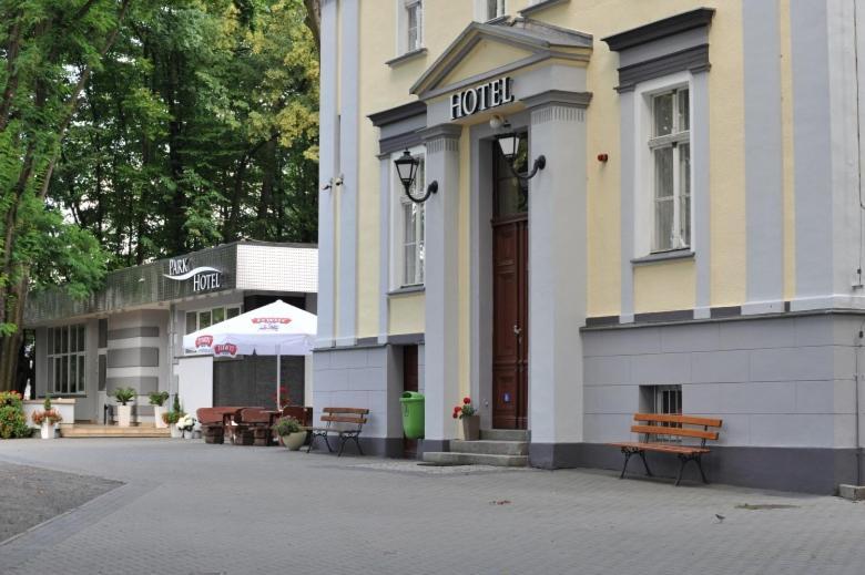 Park Hotel Dobrodzien Eksteriør bilde