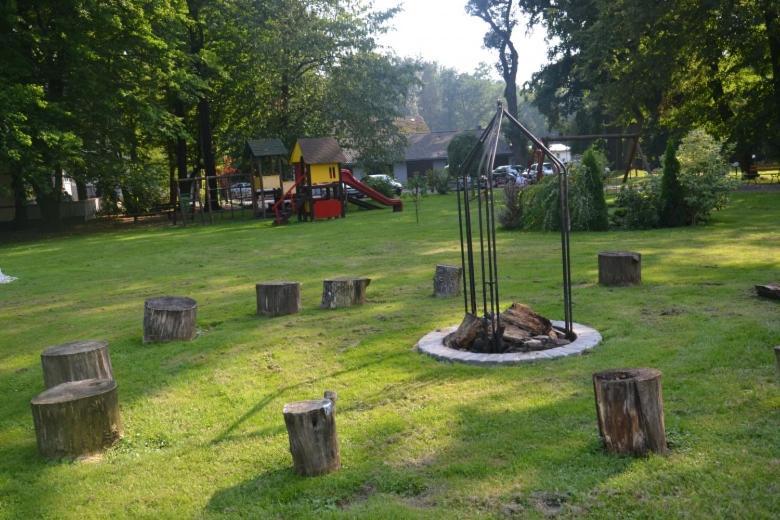 Park Hotel Dobrodzien Eksteriør bilde